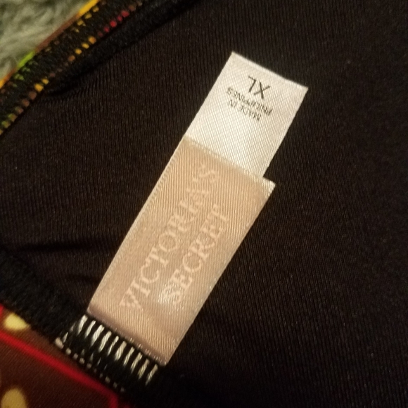 Victorias Secret halter top bikini with 2 bottoms - Picture 3 of 6